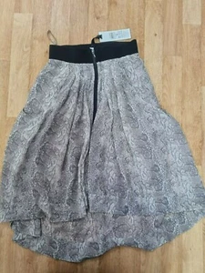 BNWT Vero Moda Size 36 (UK 6) Paisley Print Hanky Hem Skirt - Picture 1 of 4