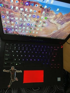 Alienware 13 R3 I7-7700HQ GTX 1060 6GB 16GB RAM 256GB NVMe SSD Windows 10 - Foto 1 di 11