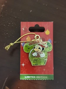 Disney Pin 65637 Happy Holidays 2008 Disney's Wilderness Lodge Resort Mickey LE - Picture 1 of 2