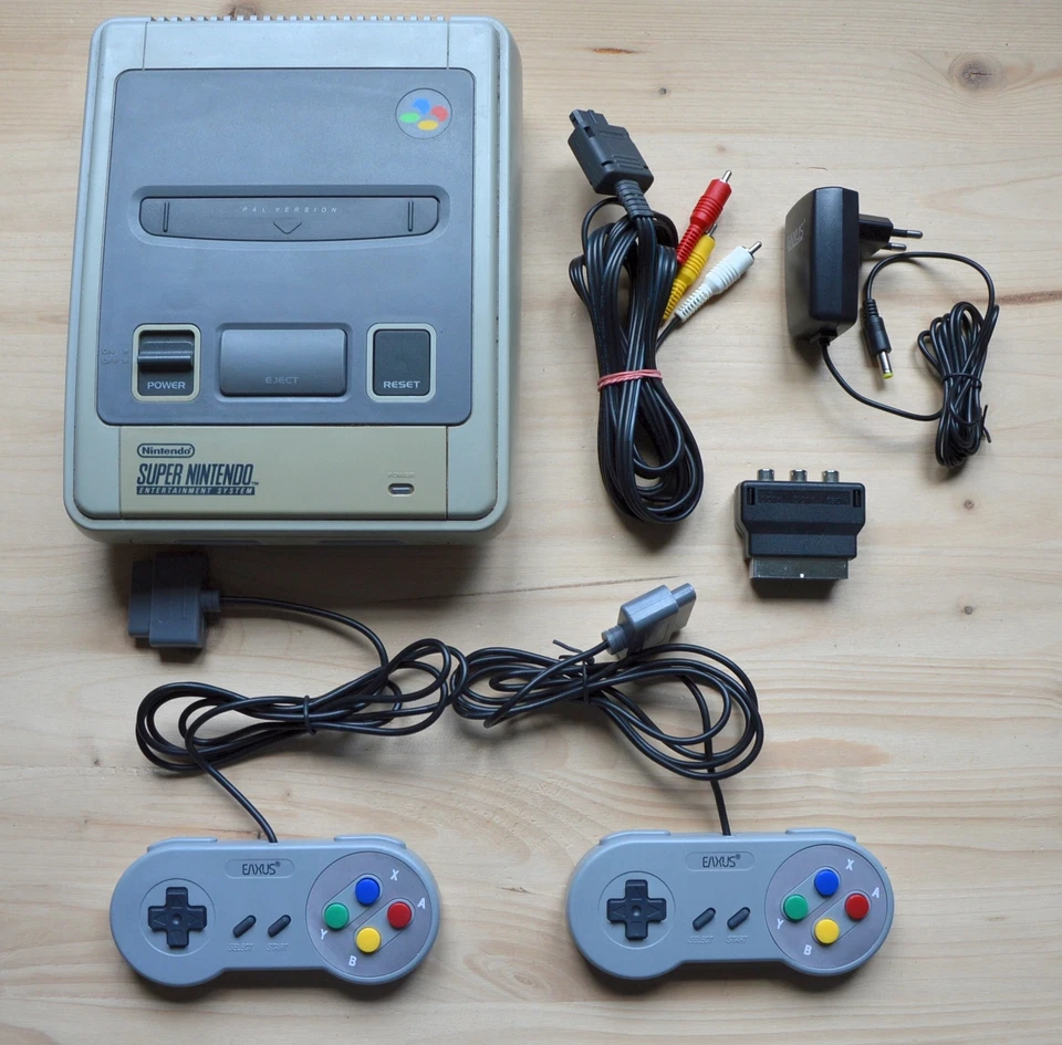 SNES - Super Nintendo Konsole mit 2 Controller (guter Zustand) - Bild 1 von 1
