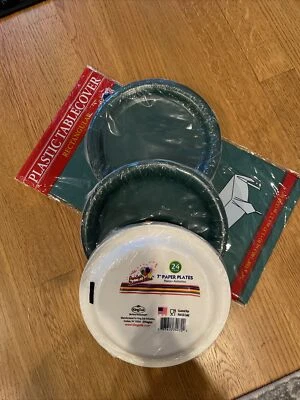 🔥Dark Green 7 in. Paper Plates 72 Count (3 Packs  24) & Matching Table Cover 🔥 - Image 1 of 4