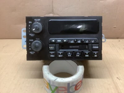 Radio casete Chevy AM/FM 96-05 Buick Century Lesabre Regal Skylark 16201164 Foto 1 de 4