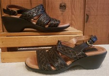 clarks narrow sandals