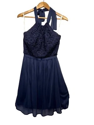 Vestido David's Bridal Brides Maid Azul Marino Halter Cuello Encaje y Gasa - Talla 6 Baile de graduación Foto 1 de 4