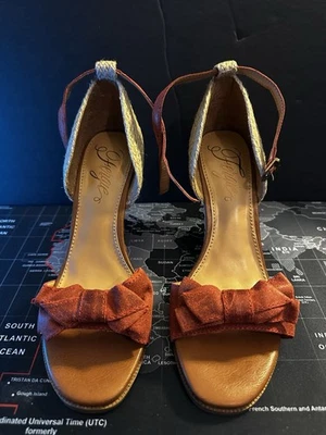 Fergie Calzado Papaya Kara 7.5 Nuevo Foto 1 de 4