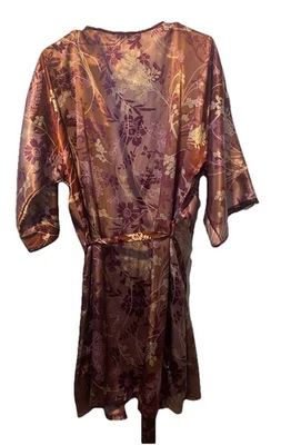 Bata grande con estampado floral y cinturón Secret Treasures para mujer Foto 1 de 4