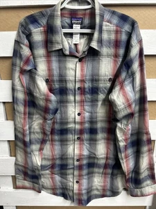 Patagonia Men's L Organic Pima Cotton Shirt Long Sleeve Button Up Blue/Red Strip - Picture 1 of 5