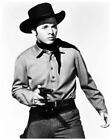 AUDIE MURPHY superbe 8x10 pose western immobile -- b056