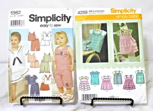 Simplicity Junge Mädchen Baby/Baby/Kind Muster - #4288, # 5982 UNGESCHNITTEN 2er-Set - Bild 1 von 9