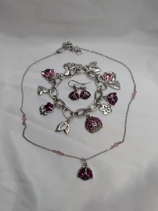  Brighton Marienkäfer Kristall Ohrringe mit hellrosa Kristall im Marquiseschliff  - Bild 1 von 16