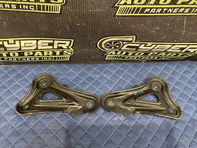 Toyota Prius V 2014 suspensión delantera izquierda derecha travesaño soporte OEM Foto 1 de 4