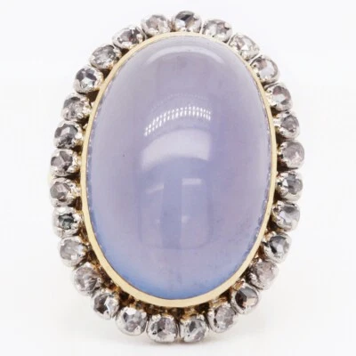 Anillo de cóctel de piedra lunar con detalles de diamantes conjunto en venta al por menor de 18 k $7,500 Foto 1 de 4