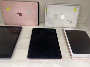 Lot of 11 Apple iPads Mixed Model - Good Condition - Picture 1 of 7