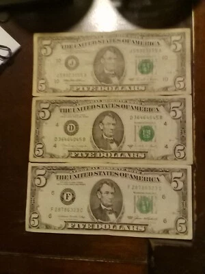 Old 5$ Bills Year 1995,1988A,1985  - Image 1 of 3