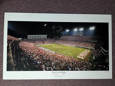 Póster panorámico firmado por Mario Williams NFL NCAA NC State 2003 fútbol americano certificado de autenticidad luna Foto 1 de 2