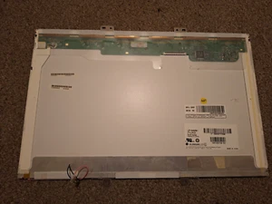LG LP154W01 (TL)(AD) 15.4" 30 Pin Matt LCD Screen CCFL - Picture 1 of 3