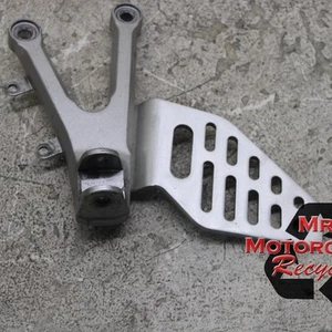 08-16 YAMAHA YZF R6 R6R OEM SOPORTE DE ESTRIBA DE CONDUCTOR IZQUIERDO l12 - Imagen 1 de 6