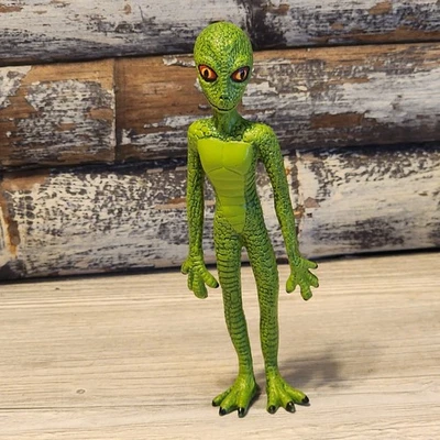 Figura de acción suelta Shadowbox Reptillian Alien 5" Green Lizard Man 1996 de colección Foto 1 de 4
