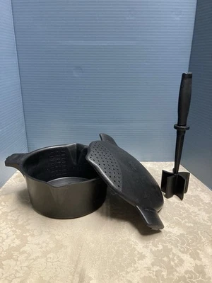 Set of 2 Pampered Chef Gadgets 1-stir & Chop Tool, Lg Micro Cooker/Steamer 8 Cup - Image 1 of 4