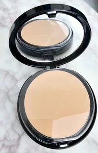 Bare Minerals Perfecting powder - sets & extends makeup wear - shade Medium NEW - Picture 1 of 7