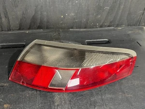 99-05 PORSCHE CARRERA 911 996 REAR RIGHT PASSENGER TAIL LIGHT ASSEMBLY *Crack - Picture 1 of 9