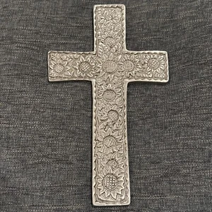 VTG Handcrafted A LA CARTE #27 Pewter Silver Wall Hanging Cross Sunflowers - Picture 1 of 7