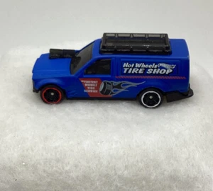 Mattel~Hot Wheels~2017~Time Shifter~Tire Shop Truck~Blue~Pre-owned - Picture 1 of 11