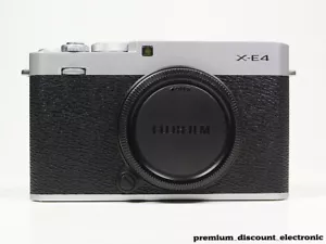 Fujifilm X-E4 silber, WIE NEU-Zustand, 101 Auslösungen "WIE NEU" - Bild 1 von 1
