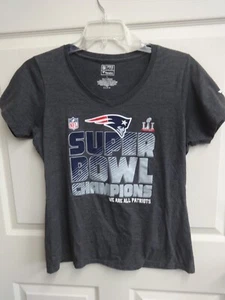 Vintage NFL New England Patriots Superbowl LI Champions T-Shirt Women L - Picture 1 of 4
