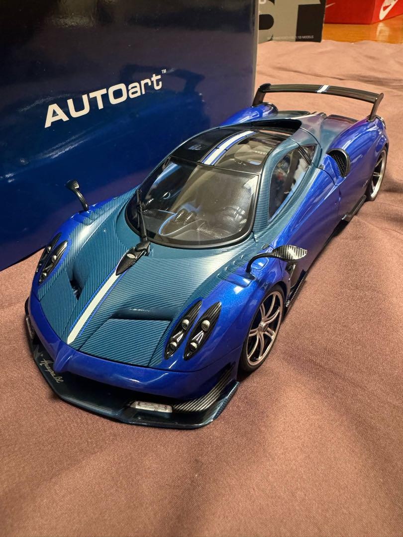 ☆絶版！オートアート￼ 1/18 パガーニ ゾンダR (イタリアンストライプ