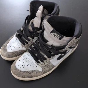 Nike Air Jordan 1 Retro High OG Mens Size 9 Athletic Shoes Sneakers DZ5485-052 - Picture 1 of 9