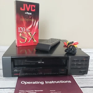 Magnavox VR9942 AT01 VHS VCR 4 Köpfe Videokassettenrekorder mit Original-Zubehör-Hersteller Fernbedienung Handbuch - Bild 1 von 9