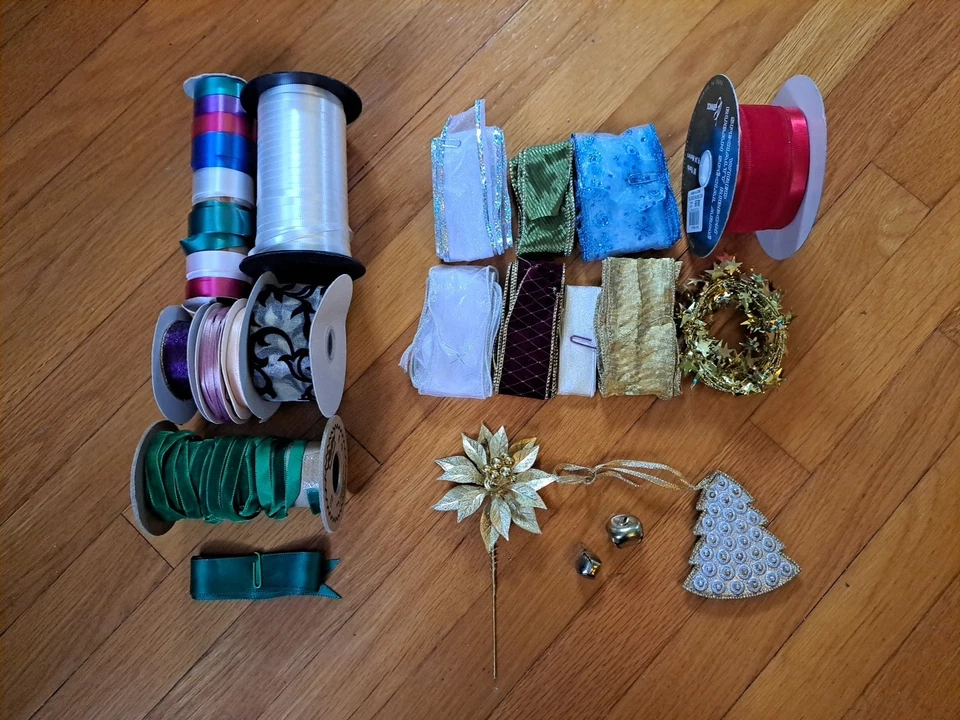 Mixed Lot Vintage Rolls Holiday Christmas Ribbons, Wired, Velvet, Satin, Curling - Image 1 of 4