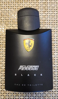 SCUDERIA FERRARI FIRMA NEGRA COLONIA 125 ml spray DESCONTINUADO Foto 1 de 4