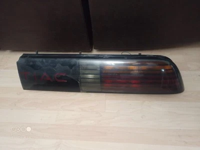 Luz trasera derecha lado pasajero Pontiac Fiero GT 1986 1987 1988 con daños Foto 1 de 4
