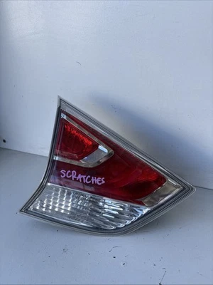Luz trasera interior izquierda izquierda Nissan X-Trail 2014-2016 OEM usada Foto 1 de 4
