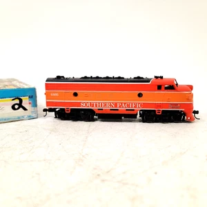 HO ATHEARN F7A SOUTHERN PACIFIC DAYLIGHT SP Powered Locomotive Engine - Picture 1 of 15