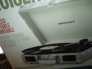 CROSLEY Cruiser Deluxe Record Player Turntable Briefcase 3 Speed, NIB - Picture 1 of 3