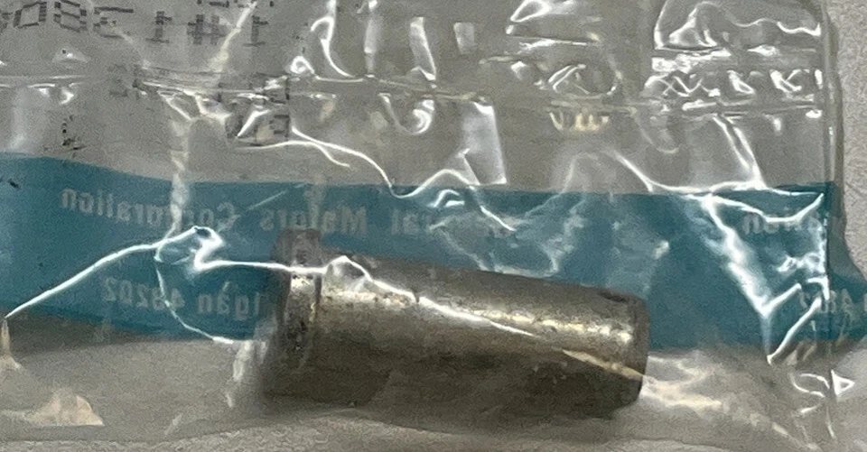 1991-1999 GM NOS Clevis Pin Chevrolet P30 Van S91 - Imagem 1 de 2