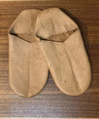 Rare Native American Leather Handmade/Hand Cut Slippers Men's 6-7/ Women's 8-9 - Image 1 of 4