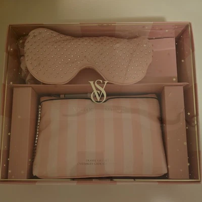 Estuche Heritage Stripe con bling de Victoria's Secret + Scrunchie + Sleep Mask Tavel Set Foto 1 de 4