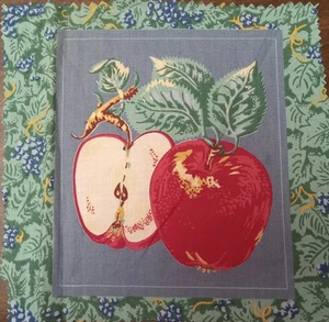 Vintage ~ #1 ~ "Apfel & Hälfte" ~ blau & grün BG ~ Baumwollstoff Block ~ ca. 6"x7" - Bild 1 von 3