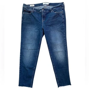 Jeans ragazzo Torrid lavaggio medio vita media orlo grezzo taglia 18 corti - Foto 1 di 10