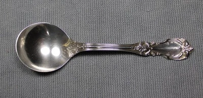 REED & BARTON - BURGUNDY CREAM SOUP SPOON - NEVER MONOGRAMED - Image 1 of 4