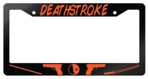 Deathstroke Glossy Black Plastic License Plate Frame DC - Foto 1 di 1