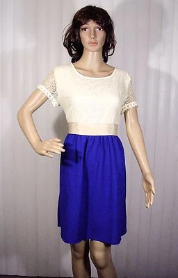 NUEVO CON ETIQUETAS ESLEY MARFIL ENCAJE SUPERIOR CON VESTIDO AZUL INFERIOR TALLA L TOTALMENTE FORRADO, HASTA LA RODILLA $34 Foto 1 de 4