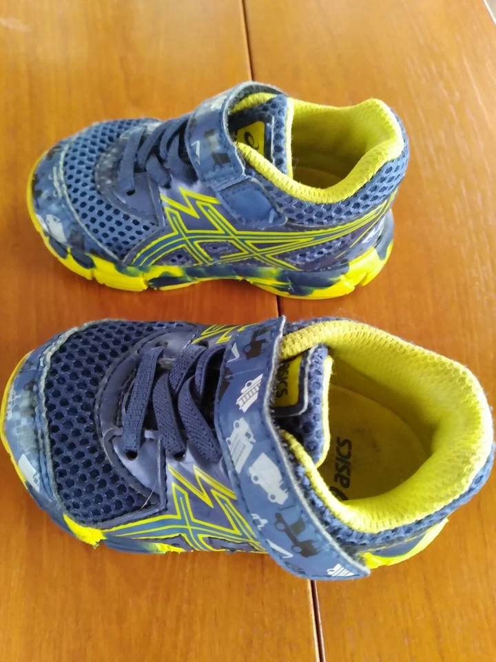 Zapatillas Asics Turbo Truck para niños pequeños talla 4 Foto 1 de 4