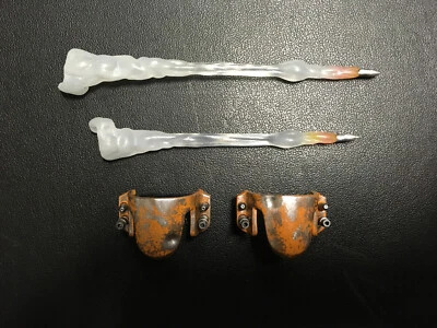 Hot Toys TMS034 Star Wars Mandalorian Boba Fett 1/6 Scale Knee Armor w/ Effects - Image 1 of 2