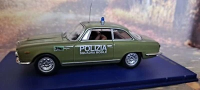 1/43 M4 (Italia) Alfa Romeo 2600 Sprint 1962 Policía Foto 1 de 3