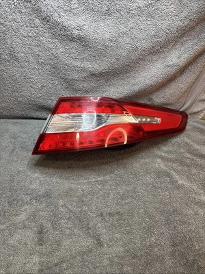 Luz trasera exterior derecha pasajero OEM 2011 2012 2013 Kia Optima Hybrid LED Foto 1 de 4